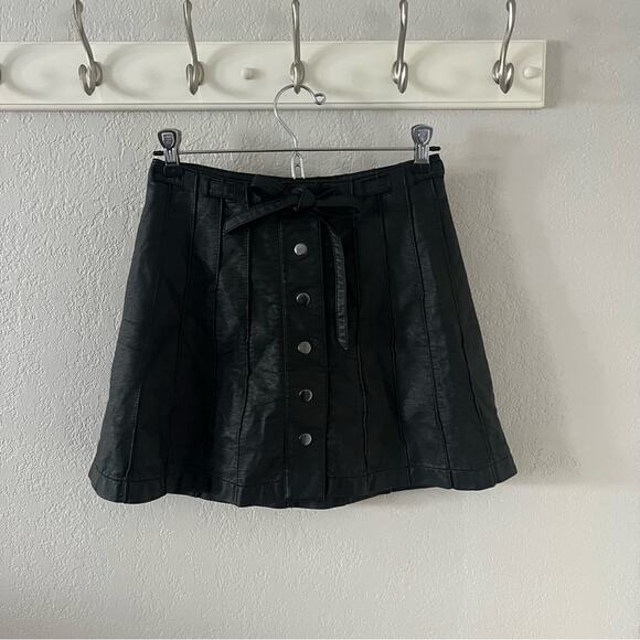 Free People Black Faux Leather Panel Mini Skirt - Picture 2 of 8